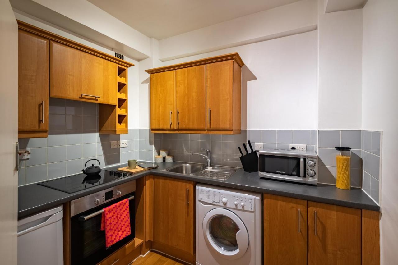 Dolphin House Serviced Apartments Londen Buitenkant foto